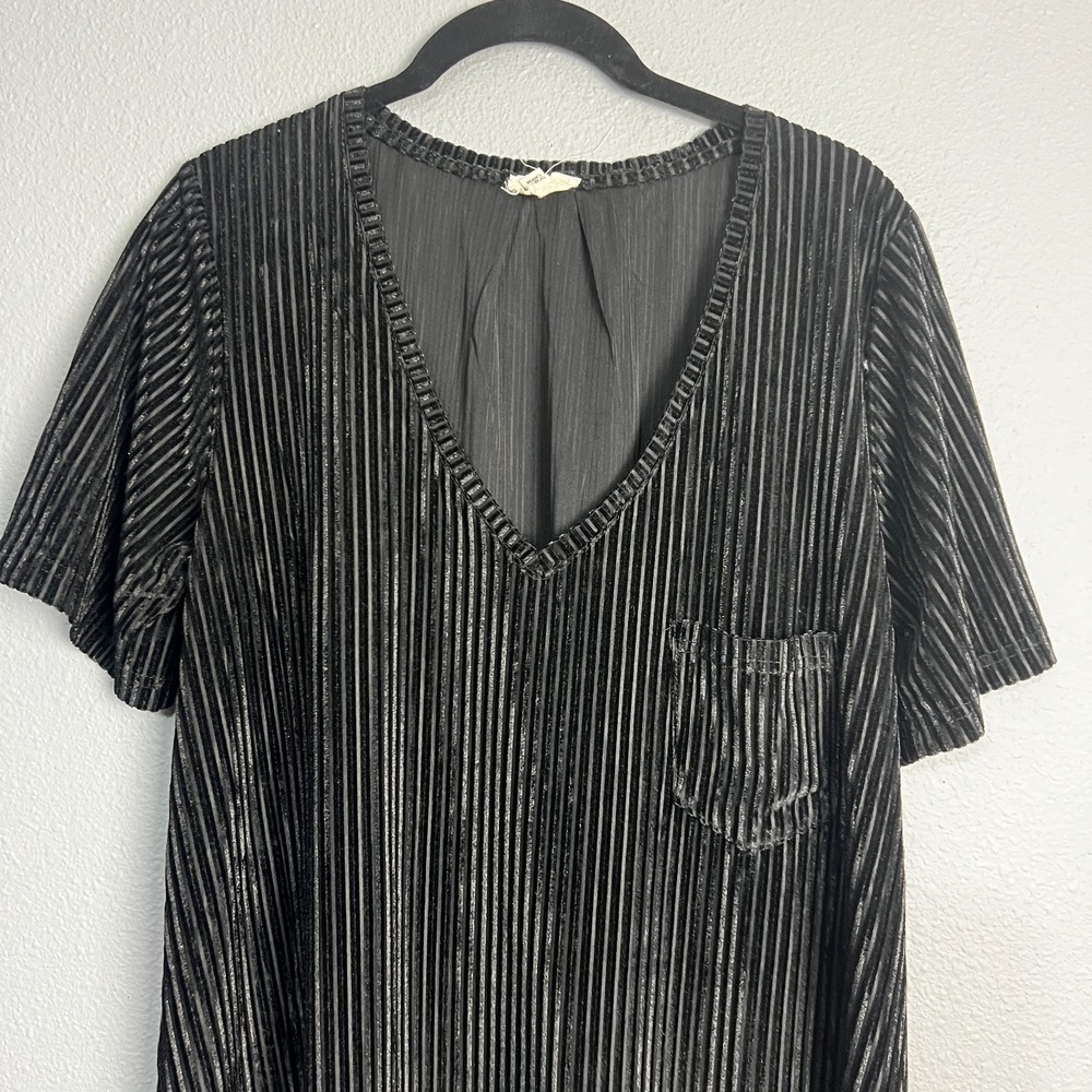POL Velvet Ribbed Tunic Top V-Neck Short Sleeve Pocket Casual Dressy Medium‎ - Picture 2 of 8